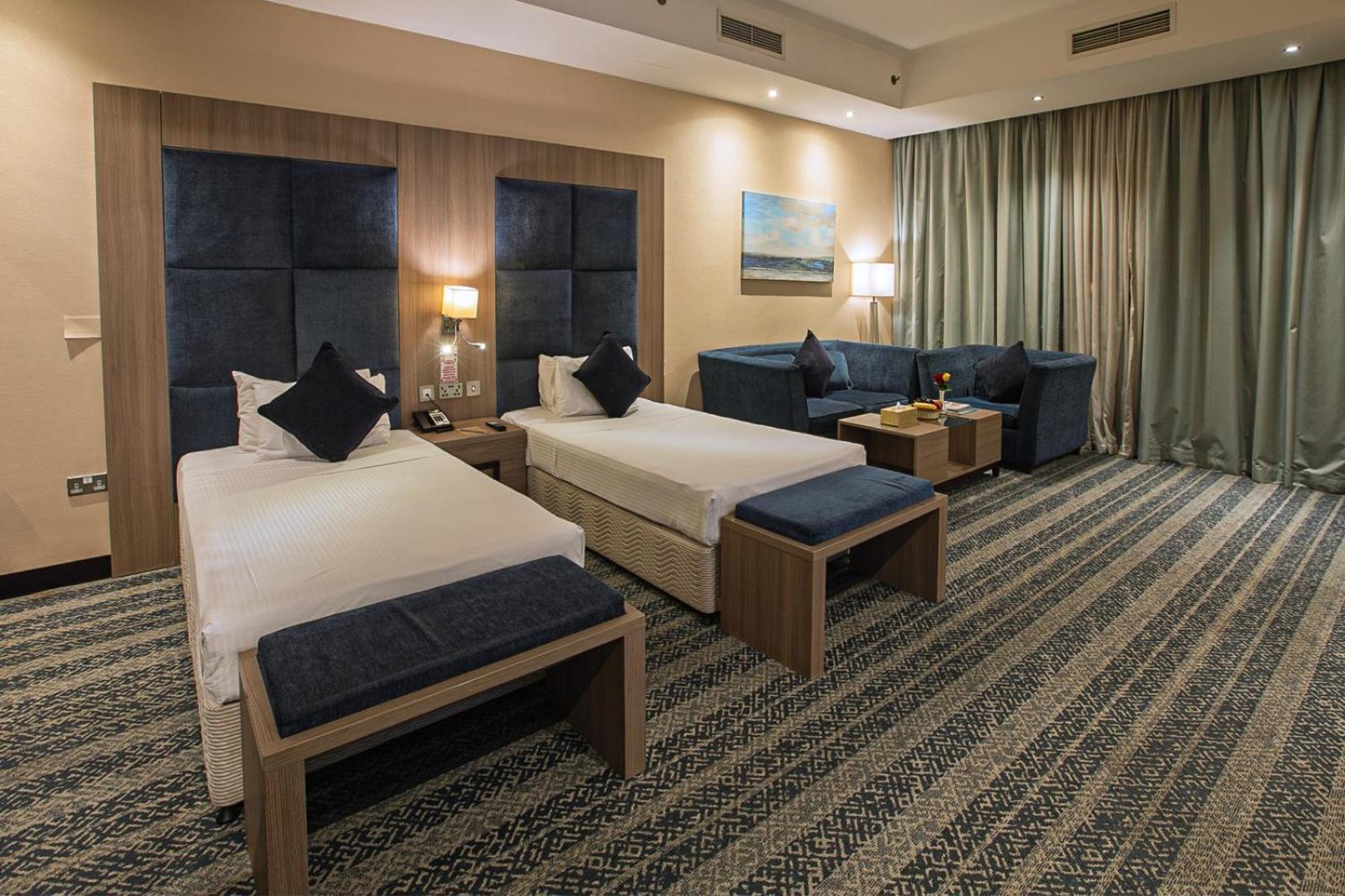The Castle Premium Hotel Doha Extérieur photo