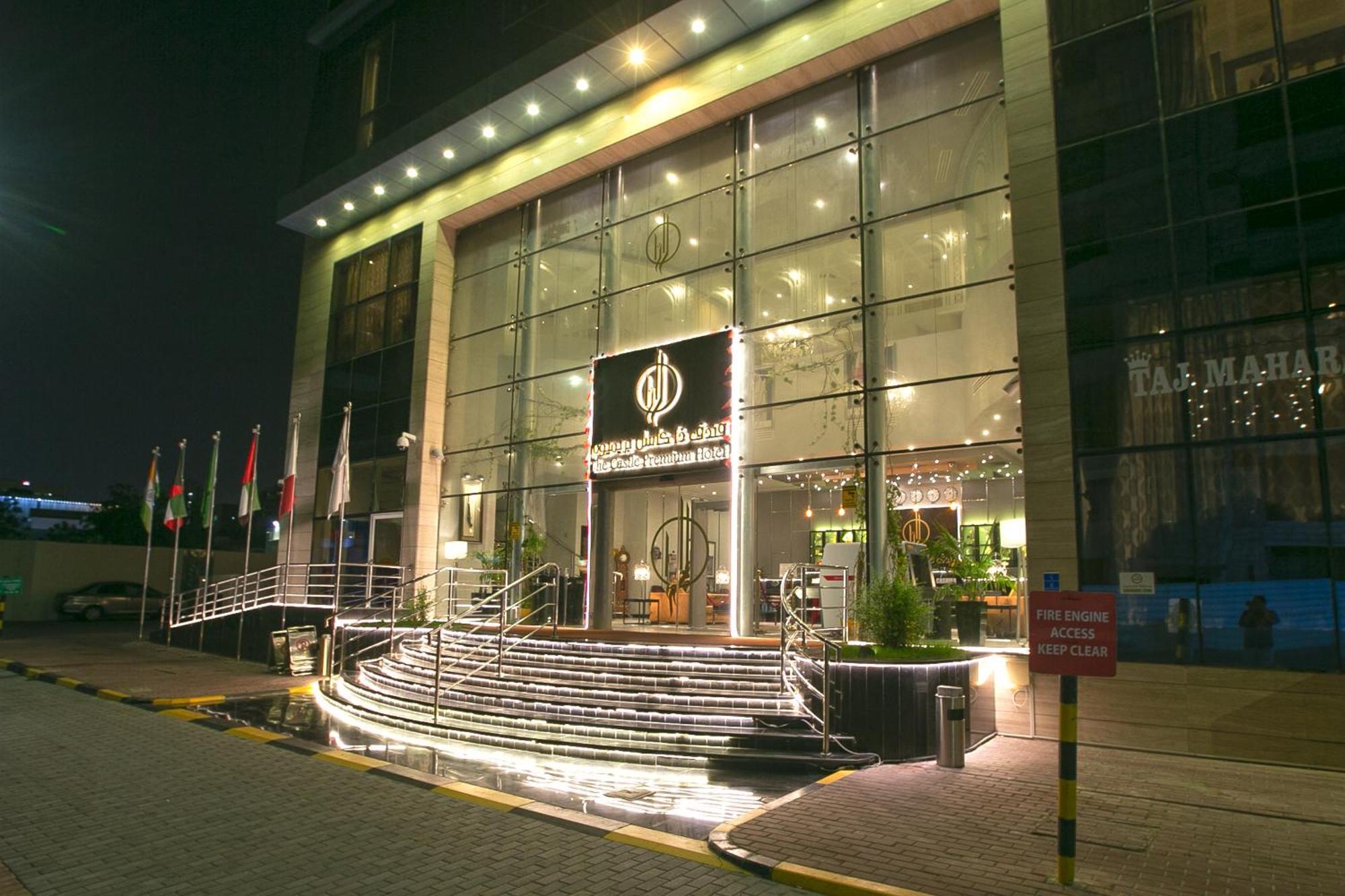The Castle Premium Hotel Doha Extérieur photo