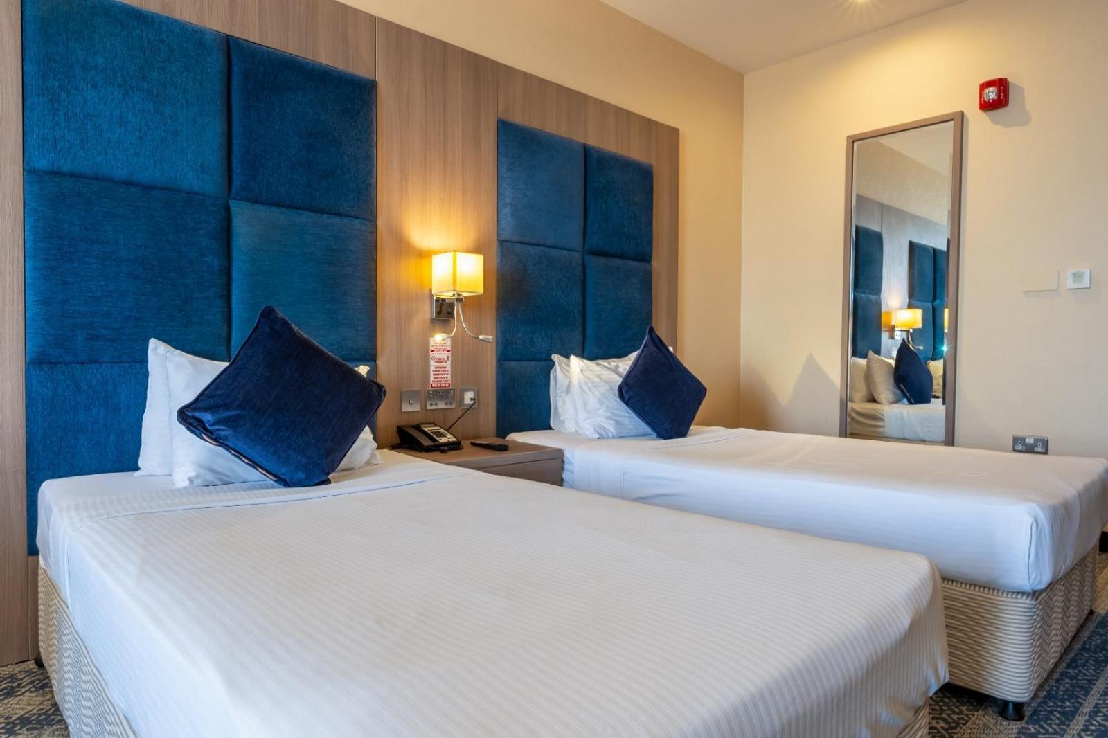 The Castle Premium Hotel Doha Extérieur photo