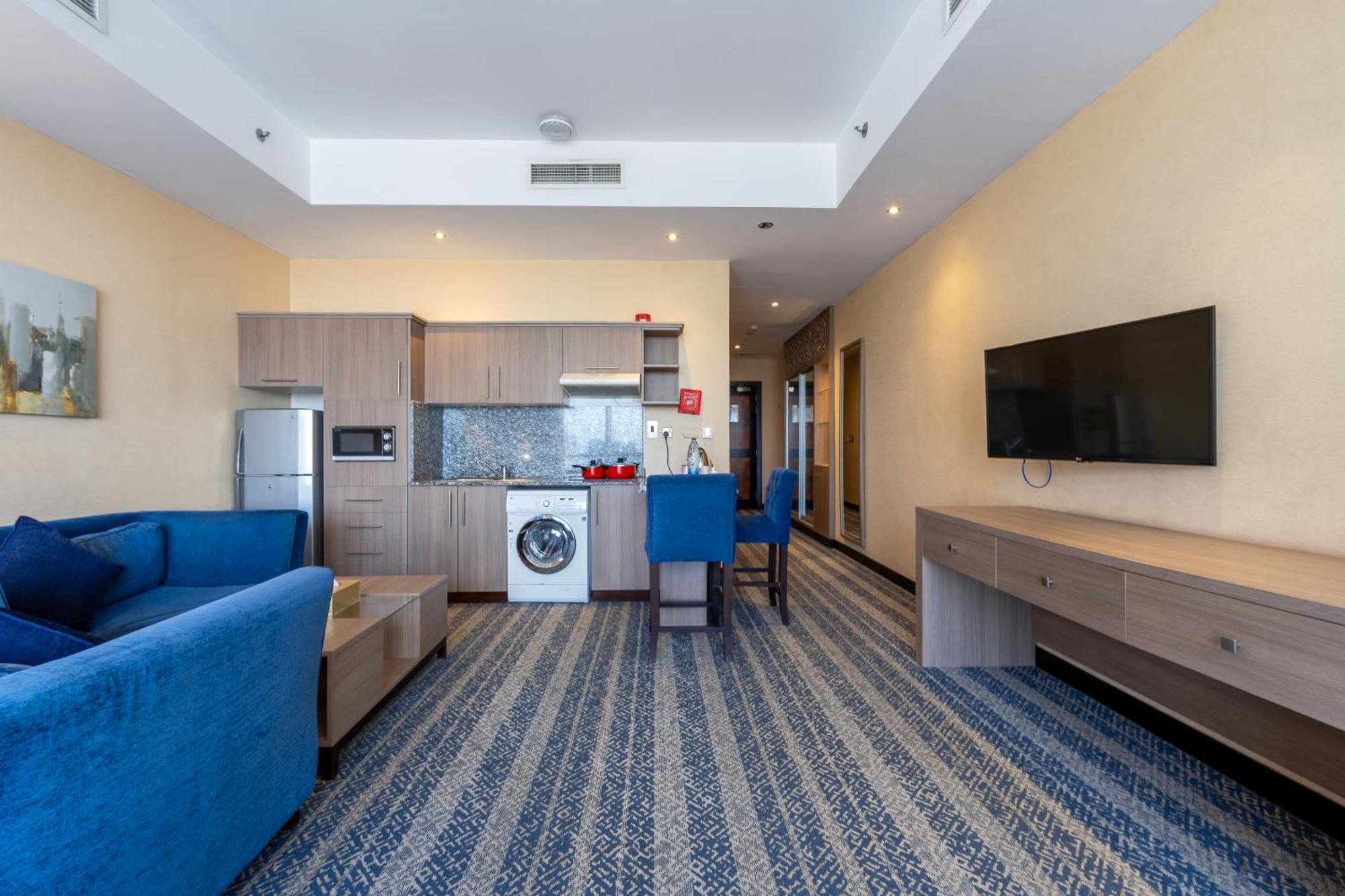 The Castle Premium Hotel Doha Extérieur photo