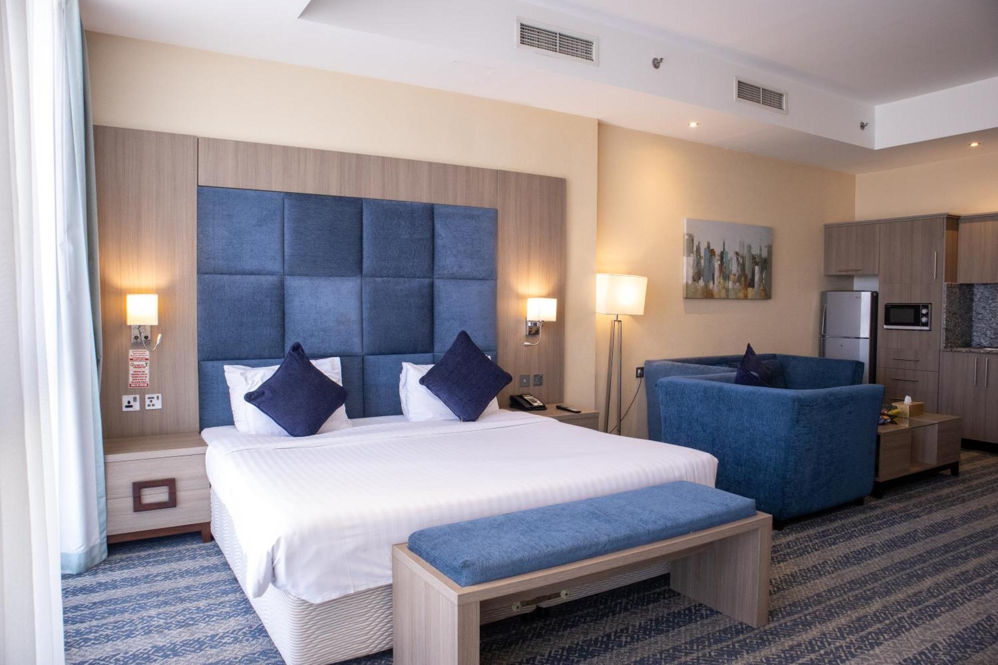 The Castle Premium Hotel Doha Extérieur photo