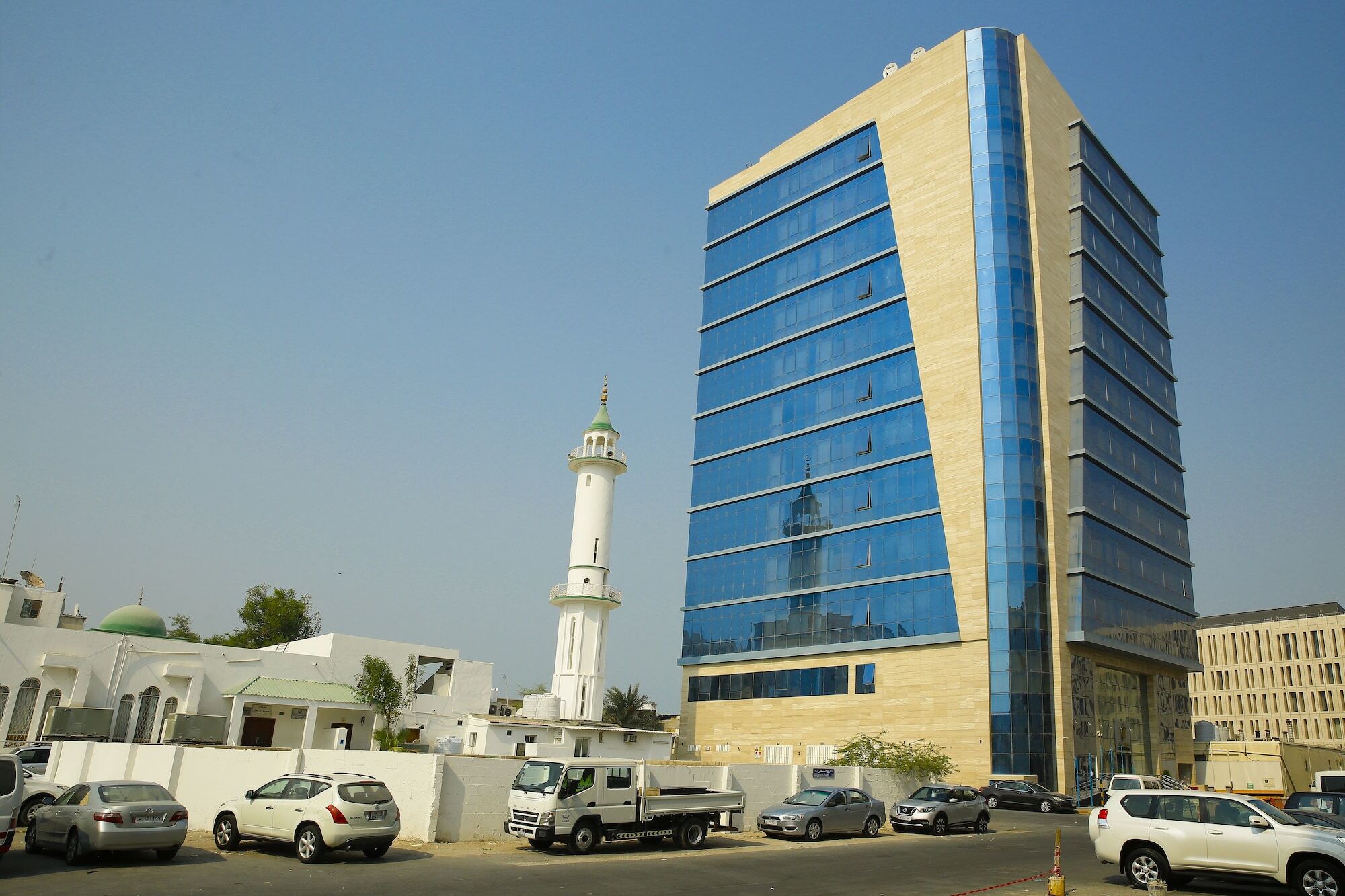 The Castle Premium Hotel Doha Extérieur photo